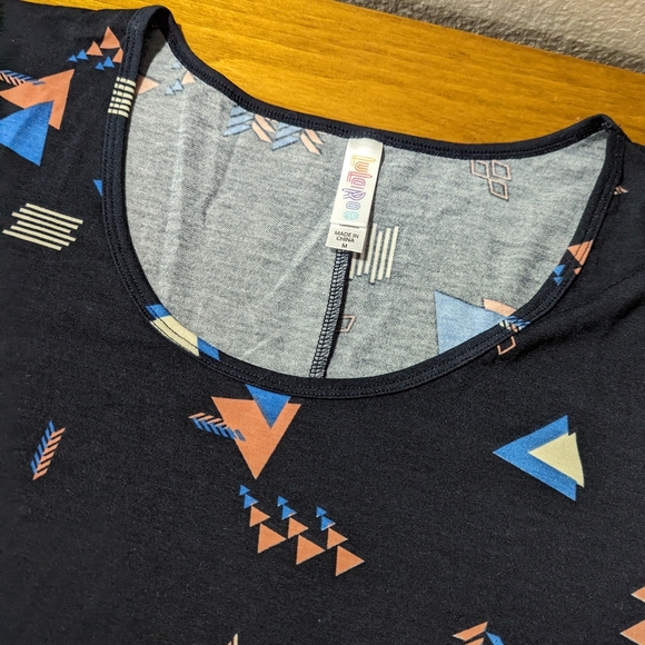 Medium Lularoe Perfect T - Picture 2 of 3